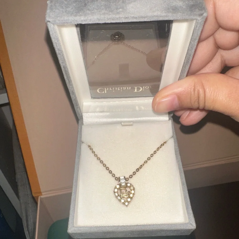 Rare❤️Vintage DIOR heart necklace gold tone Christian Dior pendant necklace - Picture 8 of 15